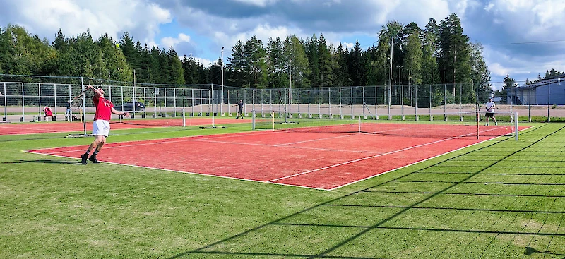 Ravilinnan tenniskentät uusittiin viime vuonna.