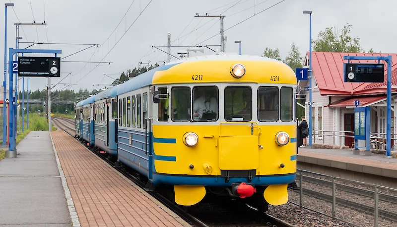 Lättähattu Kausalan asemalla.
