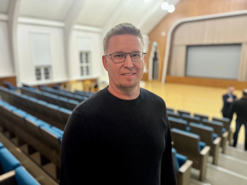 — Iitin kunnan kasvun ja oppimisen palvelualueen väki haluaa toivottaa kaikille lapsille, oppilaille ja opiskelijoille sekä kodeille oikein aurinkoista ja turvallista syksyn aloitusta! sanoo kasvatus- ja opetusjohtaja Aarne Ylipiha. (Arkistokuva: Veli-Pekka Kelloniemi)