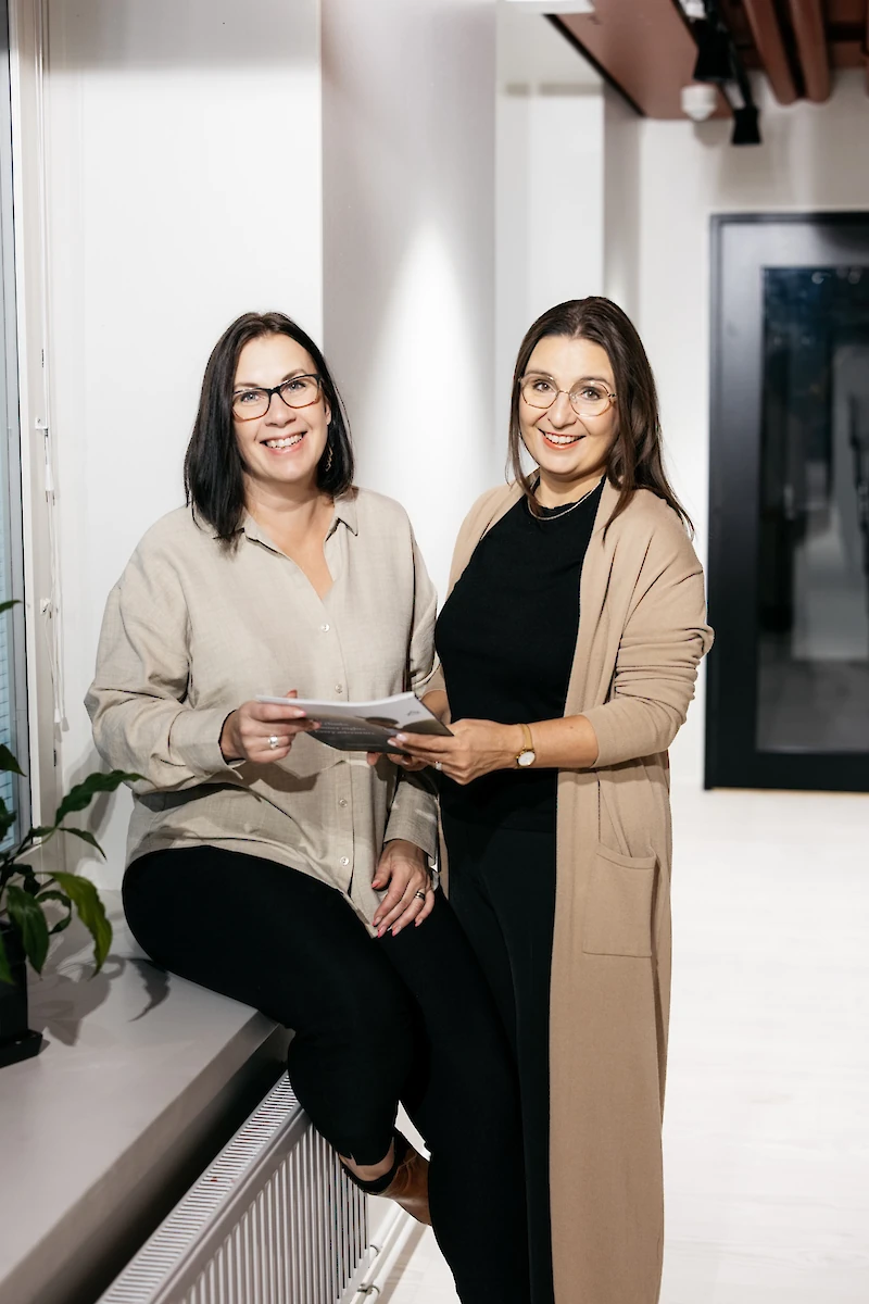 Kuvassa Mia Tommola ja Heta Vihervirta-Vuontelo. (Kuva: Ninnu Visual)