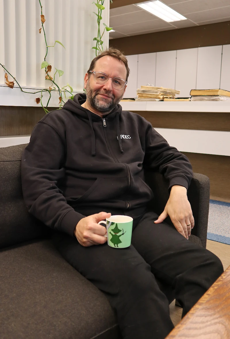 Mikko Kyle juo aamukahvin rasvattoman maidon kanssa.