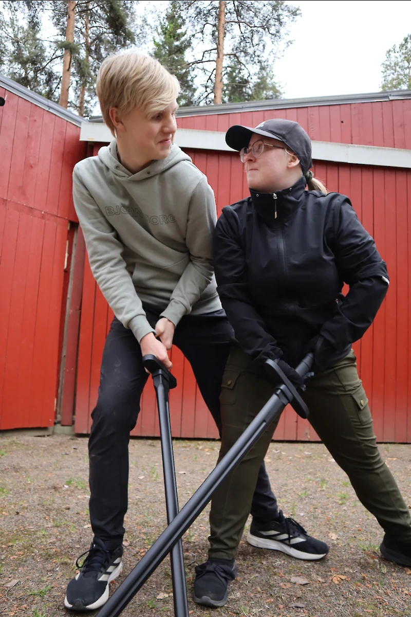 Arkistokuvassa Robin Hood eli Eliel Junkkari ja sheriffi Pilvi Puhakka. (Kuva: Minna Tervo)